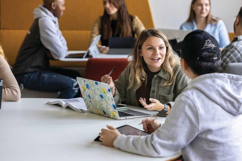 International Economics and Commerce